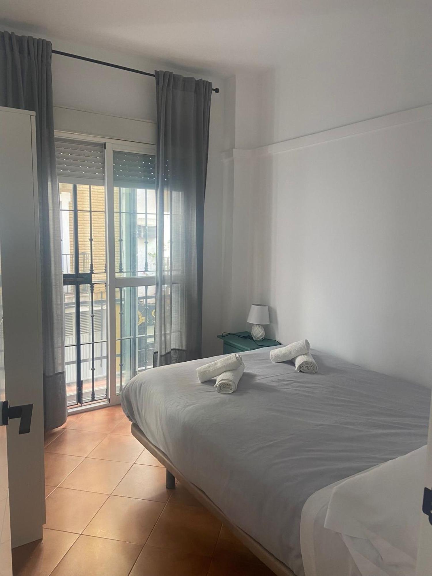 Apartamento Plaza De La Alfalfa Seville Ngoại thất bức ảnh